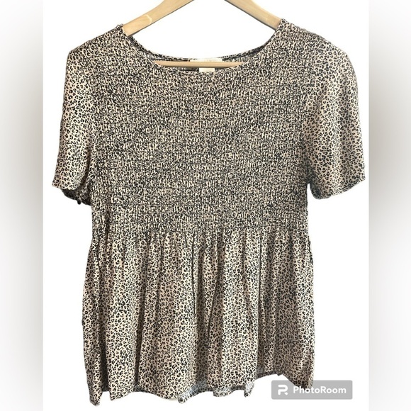 URBAN Romantics Tops - Urban Romantics Leopard print blouse